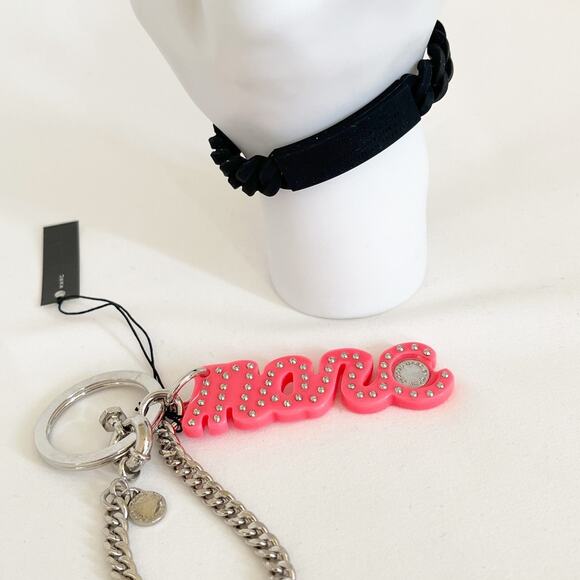 MARC JACOBS BUNDLE Rubber Standard Supply Bracelet and Signature Charm Key Ring - Picture 1 of 9